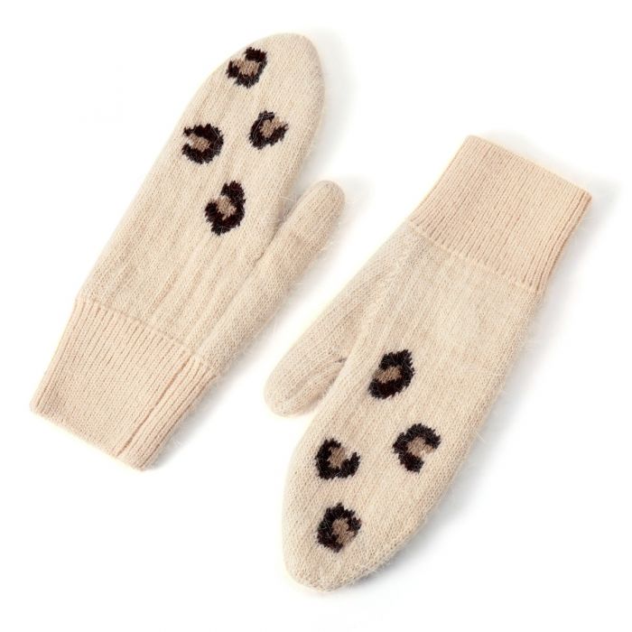 Cosy Leopard Mittens